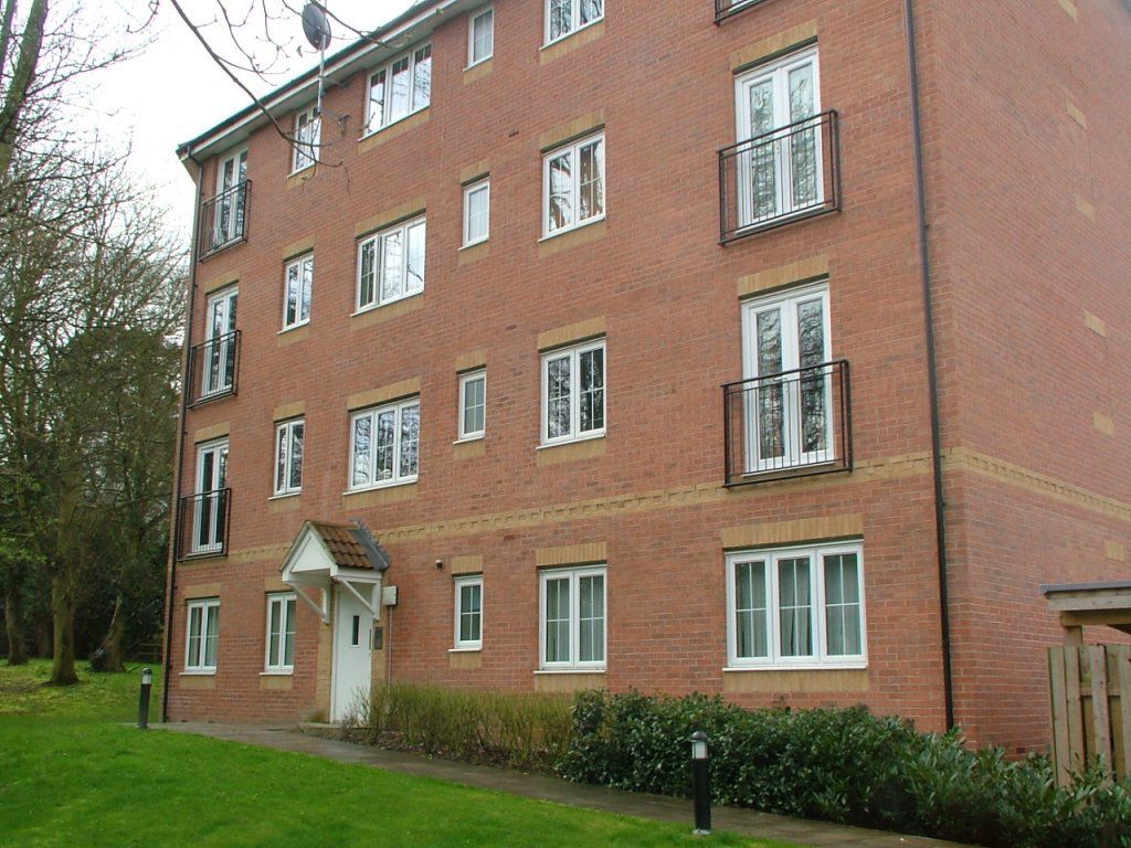2 bed property to rent in Bromley Close, East Road, Harlow CM20, £1,250 pcm Zoopla