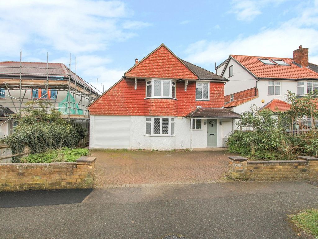 3 bed detached house for sale in Pine Ridge, Carshalton SM5, £850,000 Zoopla