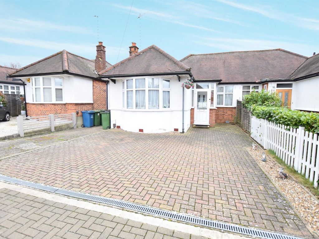 2 bed semidetached bungalow for sale in Merton Road, South Harrow HA2