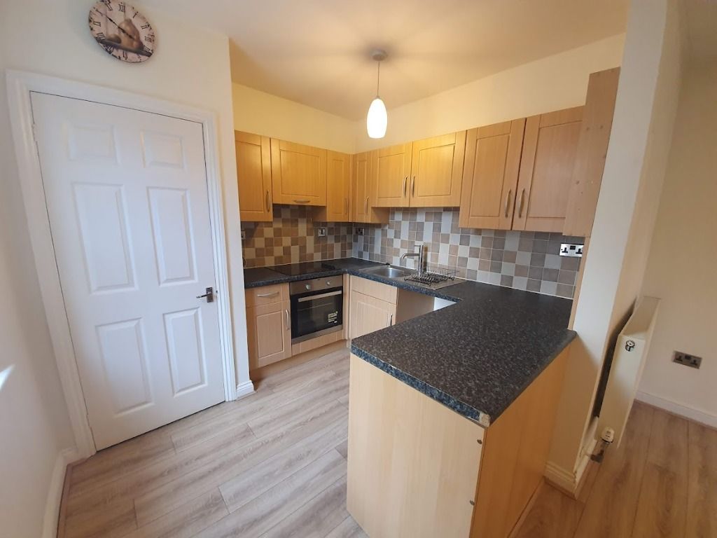 2 bed flat to rent in Fletcher Street, Grantham, Grantham NG31, £595