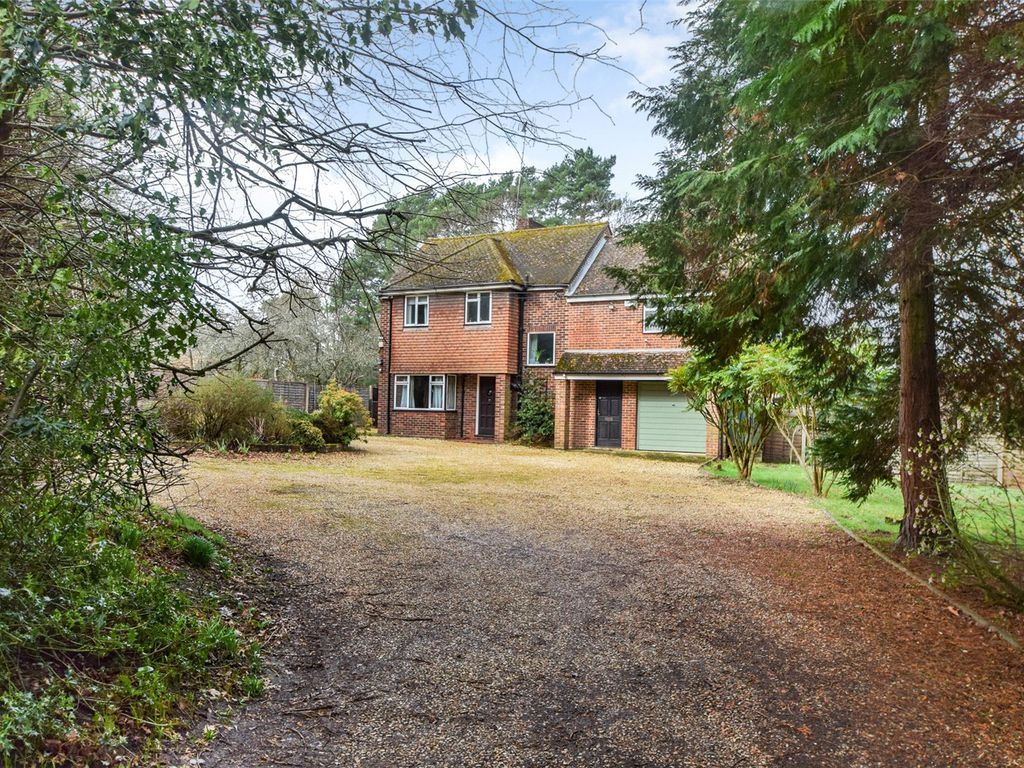 4 bed detached house for sale in Stroud Lane, Blackwater, Camberley