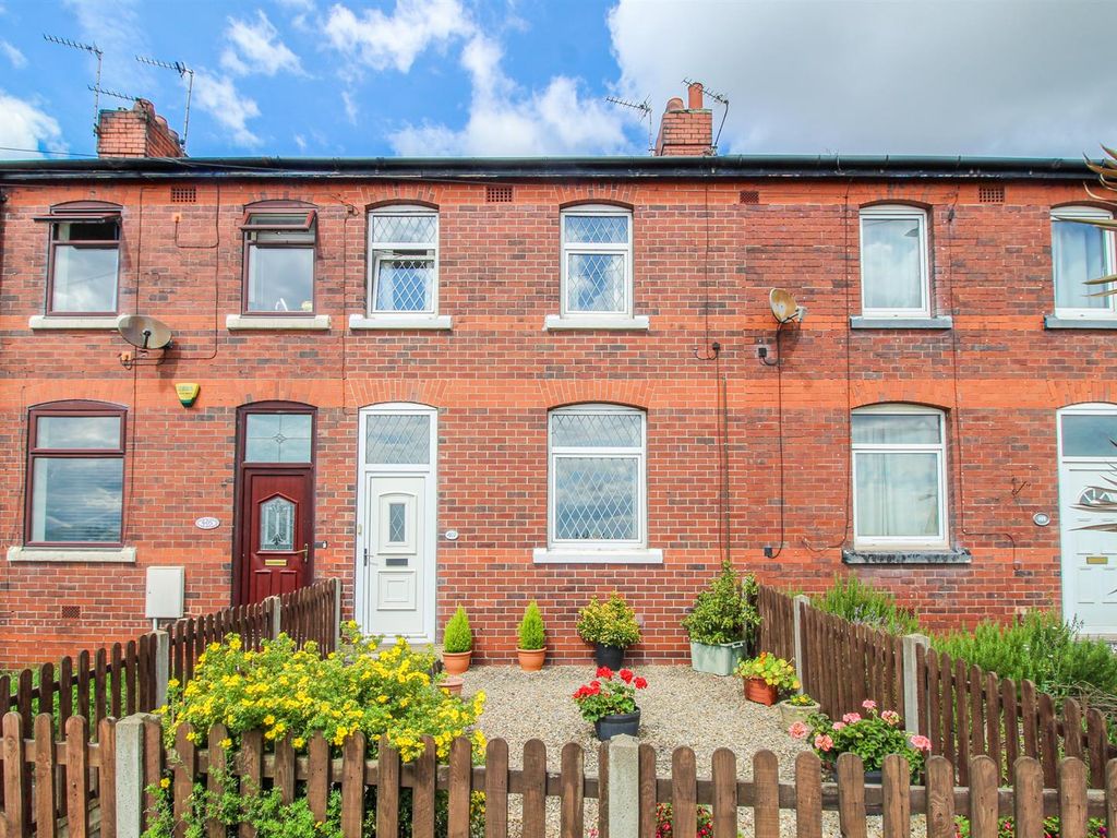 3 bed terraced house for sale in Doncaster Road, Crofton, Wakefield WF4