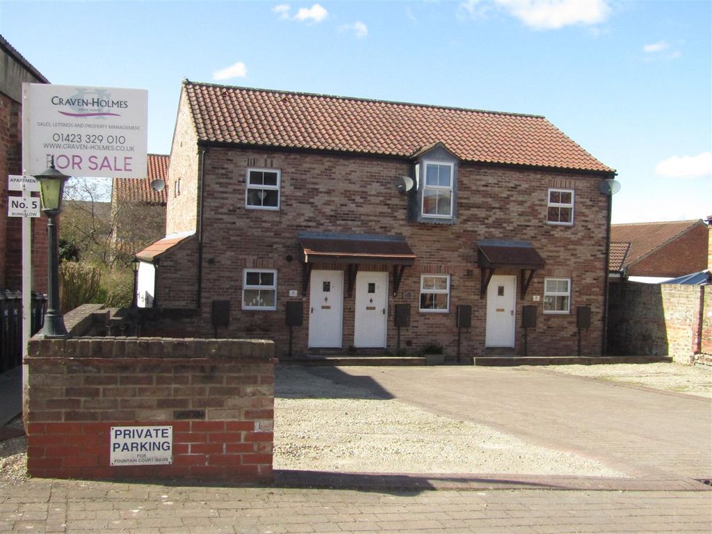 2 bed property for sale in Fountain Court Mews, Boroughbridge, York
