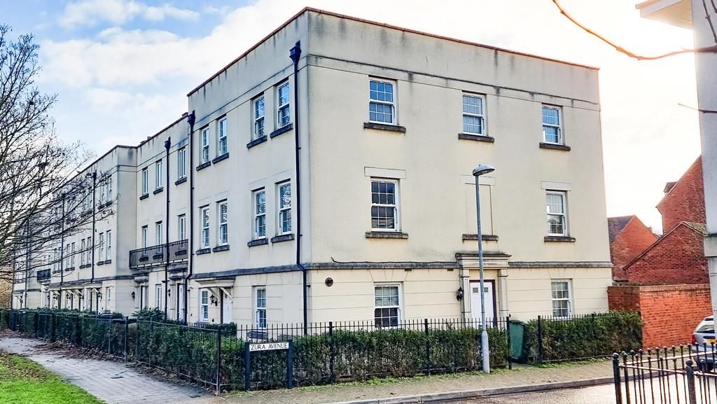 3 bed semidetached house to rent in Zura Avenue, Brockworth