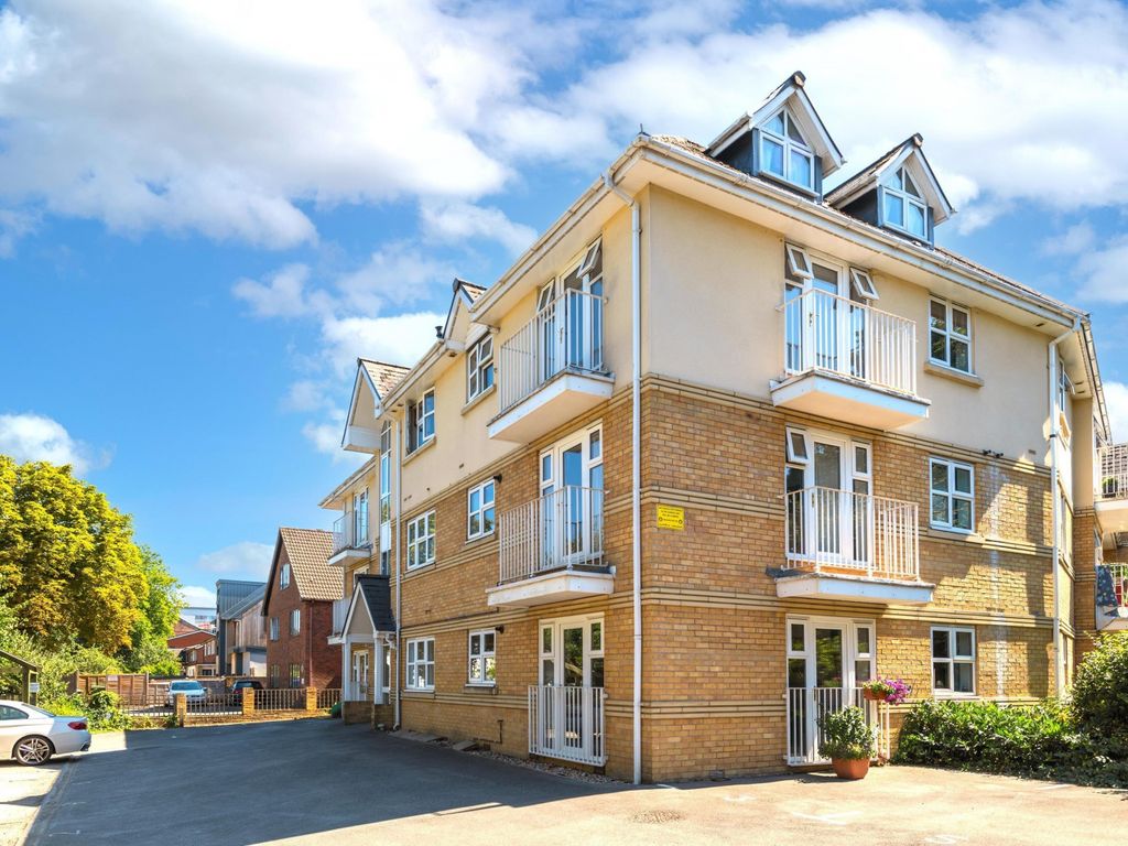 2 bed flat for sale in Warwick Road, Redhill RH1 Zoopla
