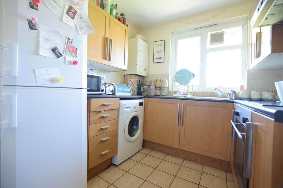 3 bed flat to rent in Penrose Street, London SE17, £2,578 pcm Zoopla