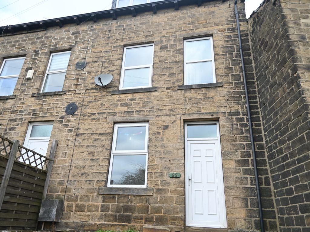 3 bed terraced house to rent in St. James Place, Baildon, Shipley BD17