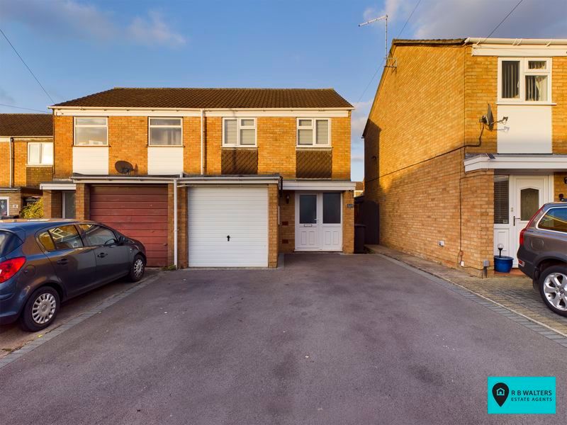 3 bed semidetached house for sale in Fieldcourt Gardens, Quedgeley