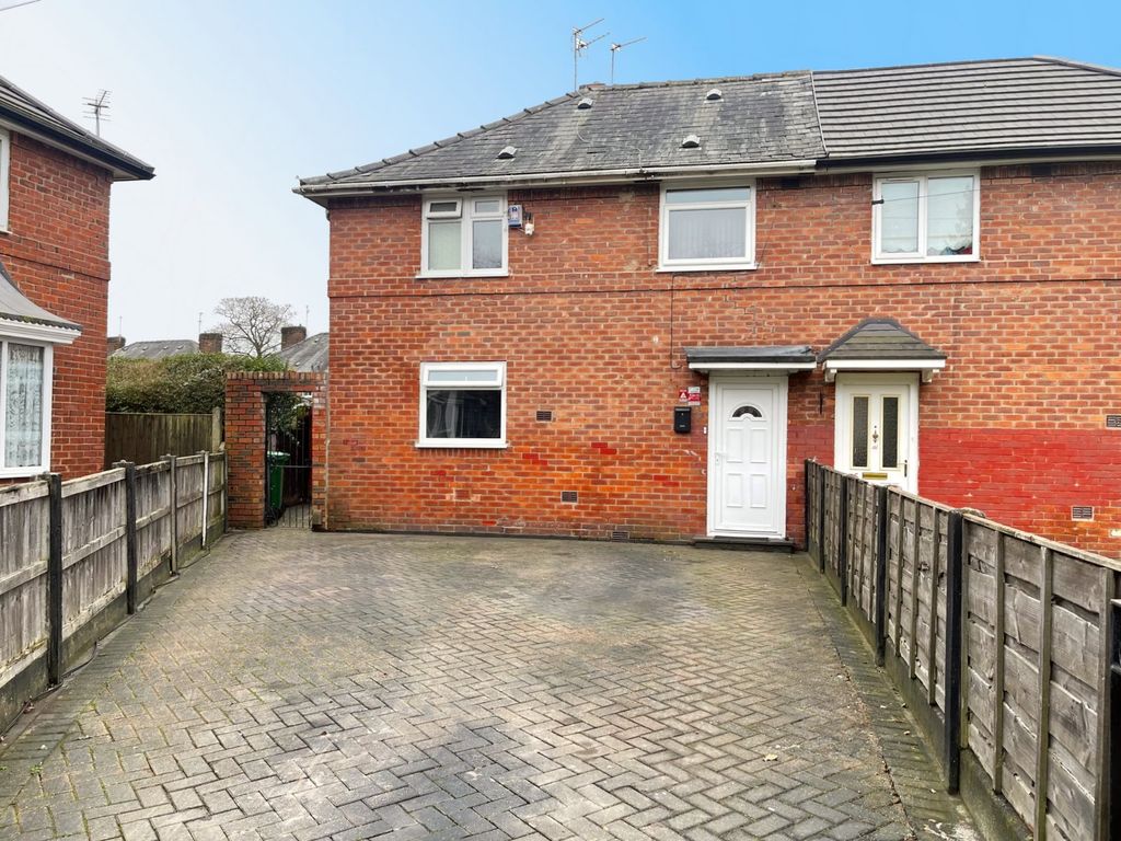 3 bed semidetached house for sale in Milburn Avenue, Manchester