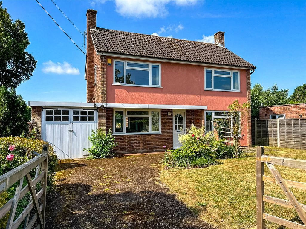3 bed country house for sale in White Horse Road, East Bergholt