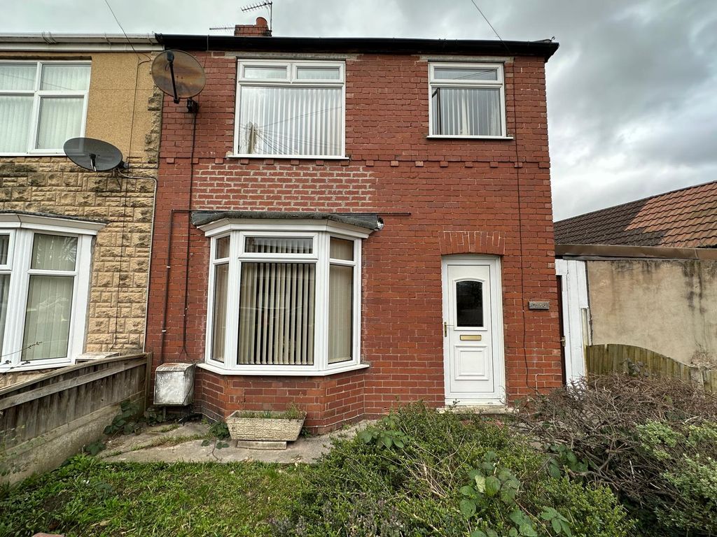 3 bed semidetached house to rent in Field Road, Stainforth, Doncaster