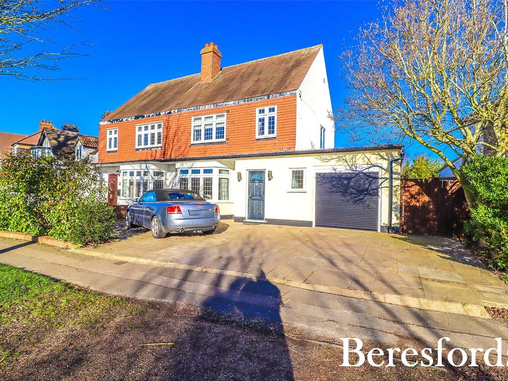 3 bed semidetached house for sale in Little Gaynes Lane, Upminster