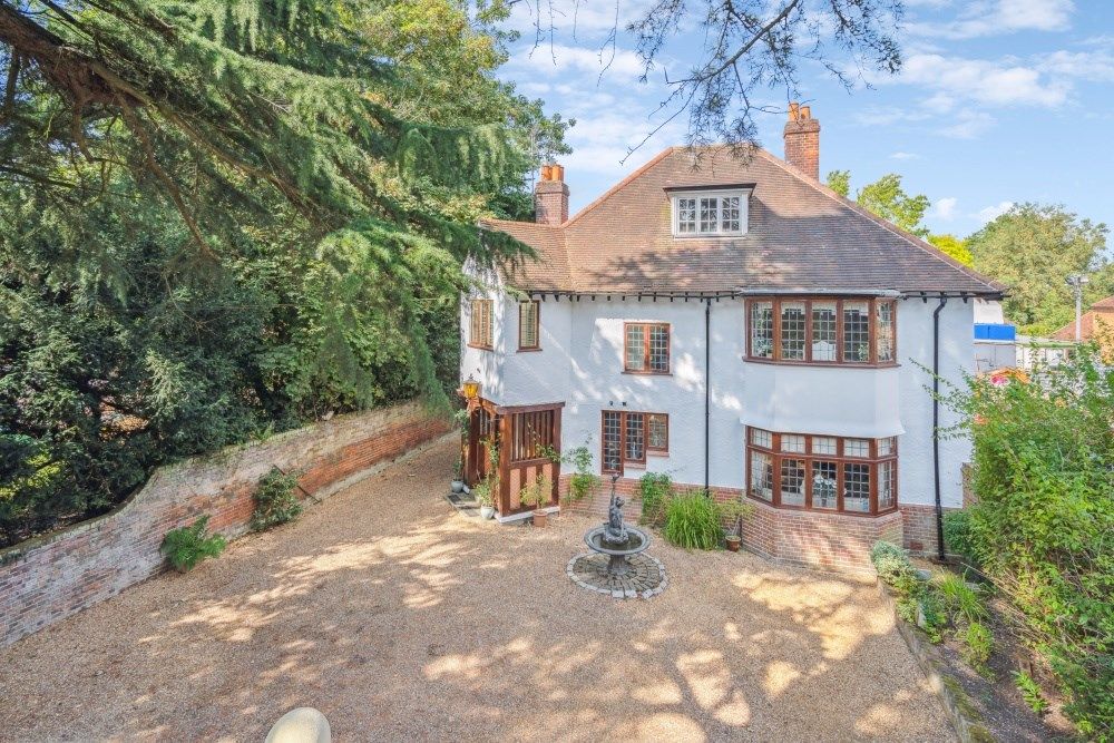 4 bed detached house for sale in Middle Green, Buckinghamshire SL3, £