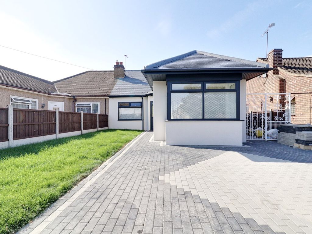 3 bed semidetached bungalow for sale in Rainham Road, Rainham RM13, £490,000 Zoopla