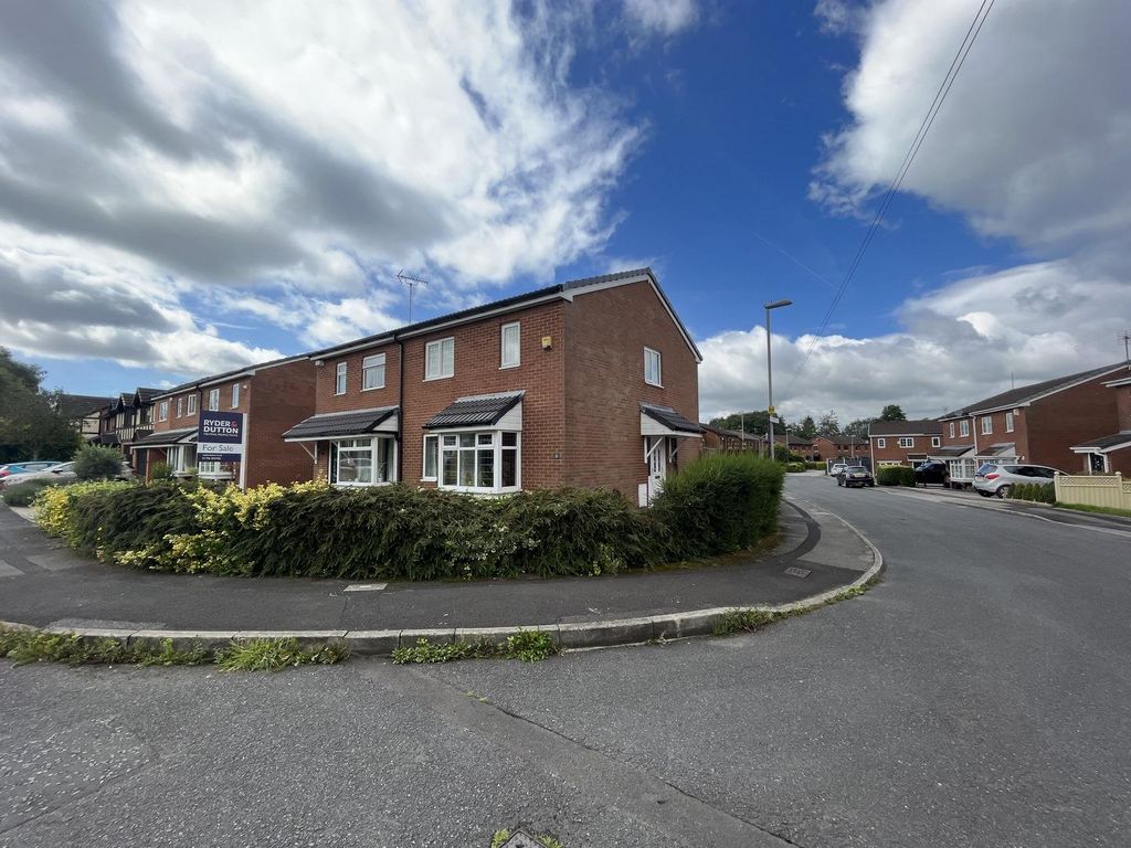 3 bed semidetached house for sale in Street, Shaw, Oldham OL2