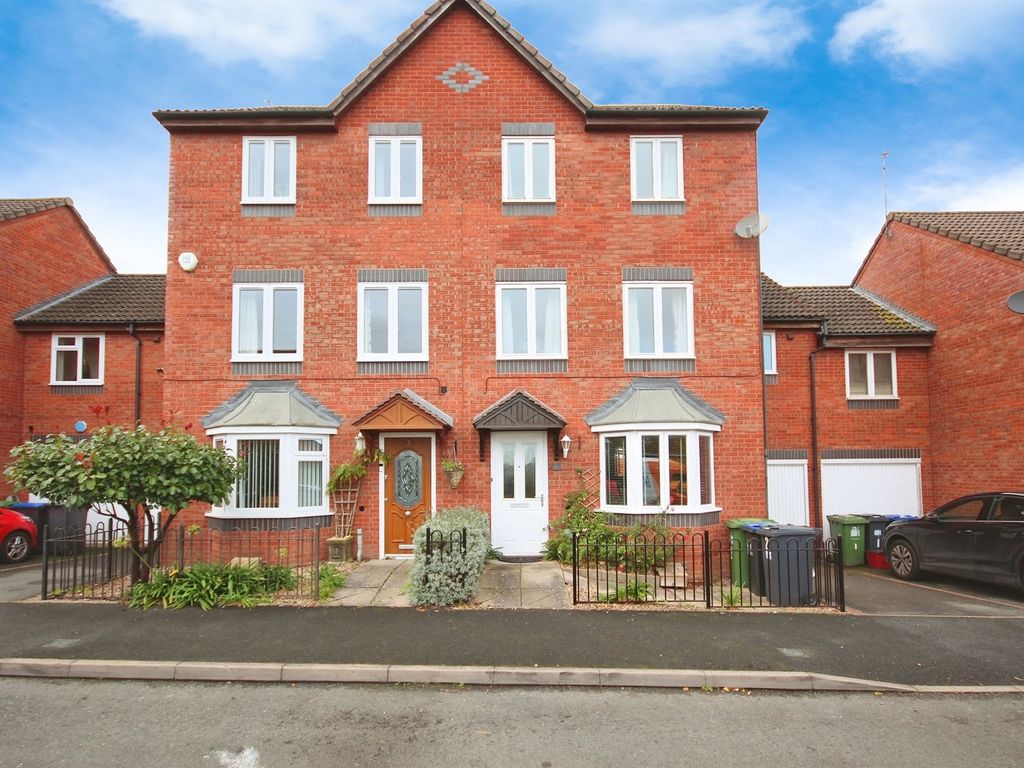 4 bed semidetached house for sale in Badgers Retreat, Leamington Spa CV31, £400,000 Zoopla