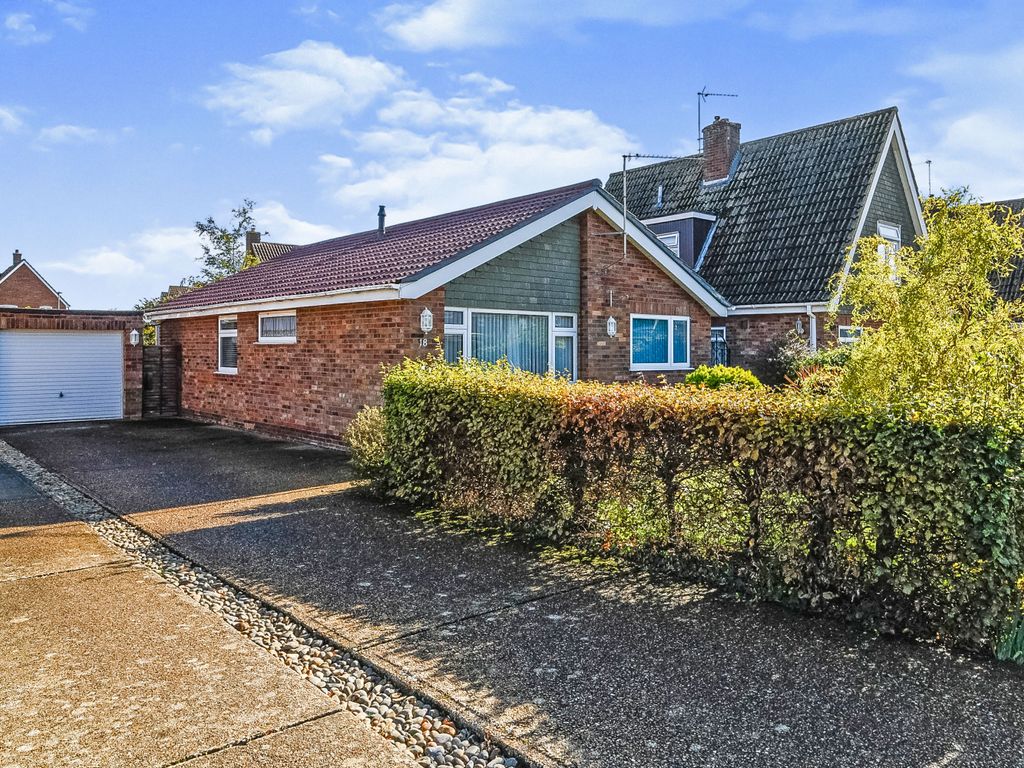 3 bed bungalow for sale in Hillcrest, Downham Market, Norfolk PE38 Zoopla
