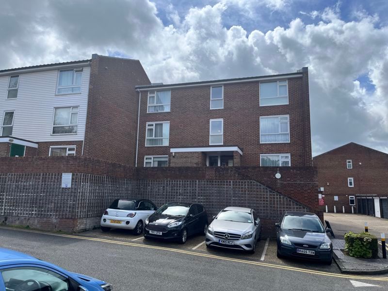 1 bed flat to rent in Holmbury Grove, Featherbed Lane, Forestdale