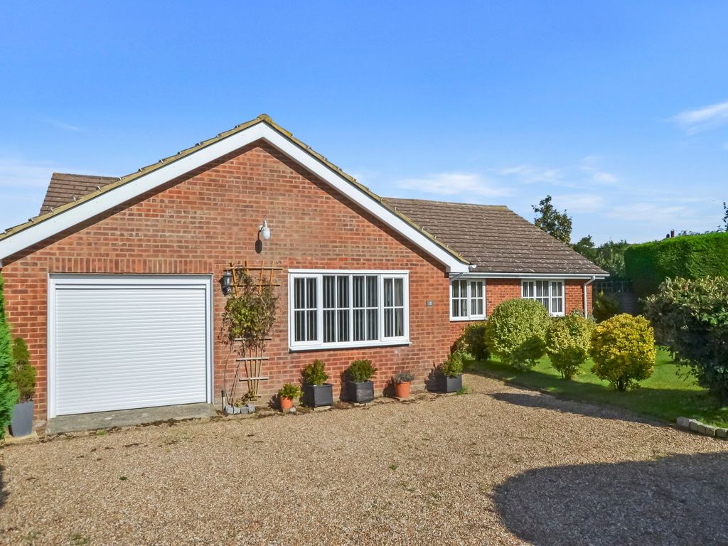 4 bed detached bungalow for sale in Eastbridge Road, Dymchurch TN29, £