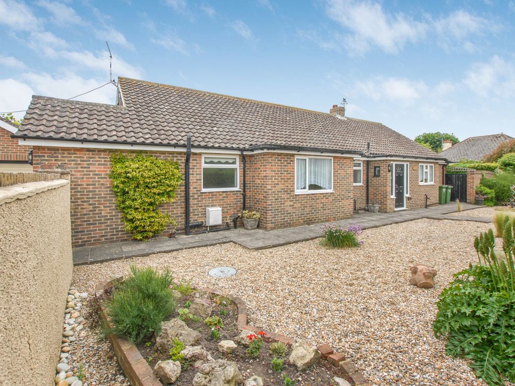 3 bed bungalow for sale in The Oval, Dymchurch TN29 Zoopla
