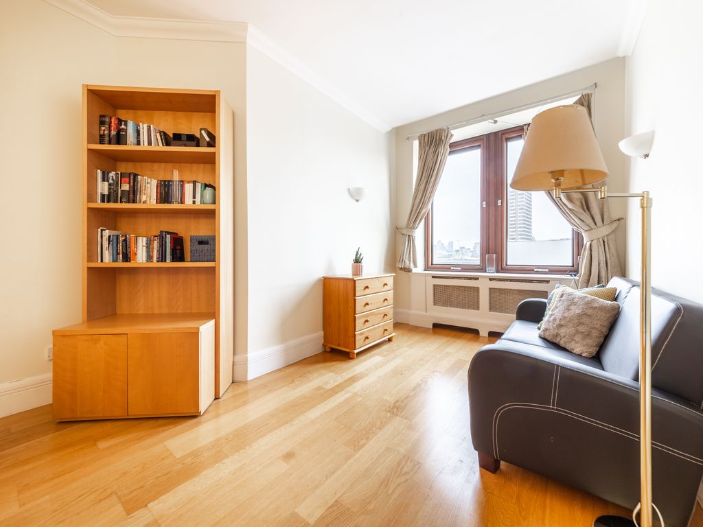 1 bed flat to rent in Whitehouse Apartments, 9 Belvedere Road