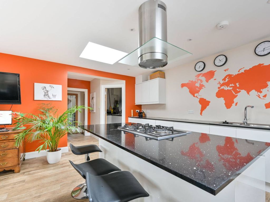 Macquarie Way, Canary Wharf, London E14