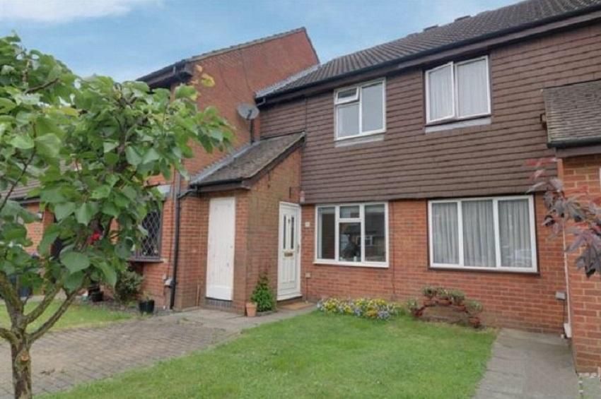 2 bed terraced house to rent in Lindsey Road, Denham, Uxbridge UB9, £1,780 pcm Zoopla