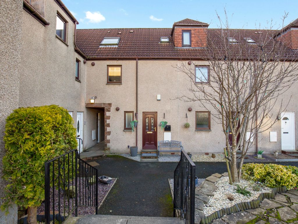 2 bed town house for sale in 14 Robert Smith Court, Cowdenbeath KY4
