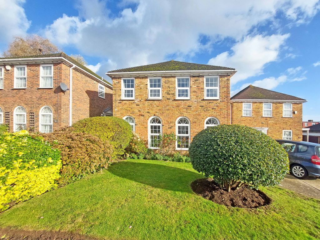 4 bed detached house for sale in College Close, Harrow Weald, Harrow