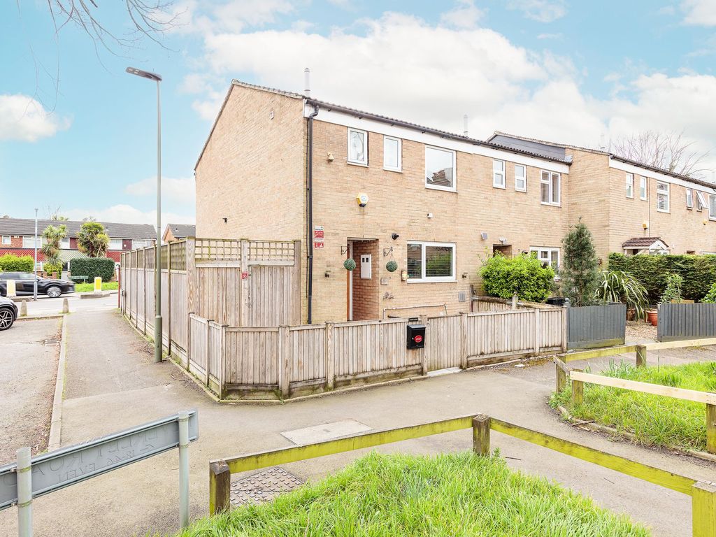 3 bed end terrace house for sale in Beverley Road, London SE20, £