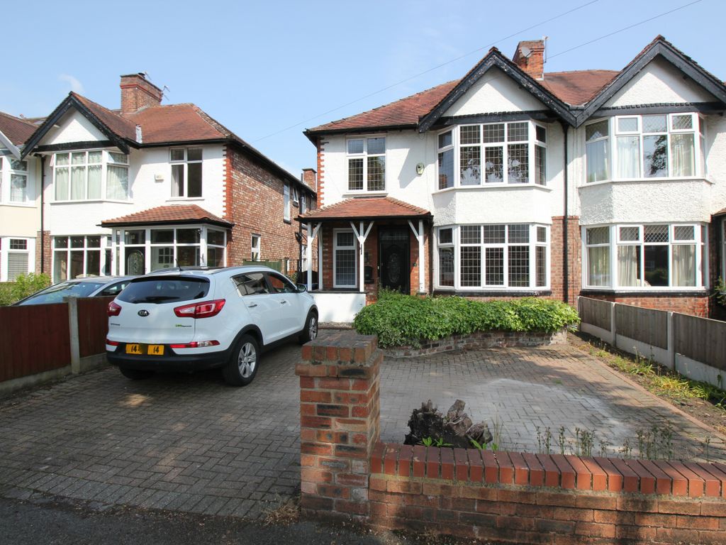 4 bed semidetached house for sale in Irlam Road, Flixton, Urmston