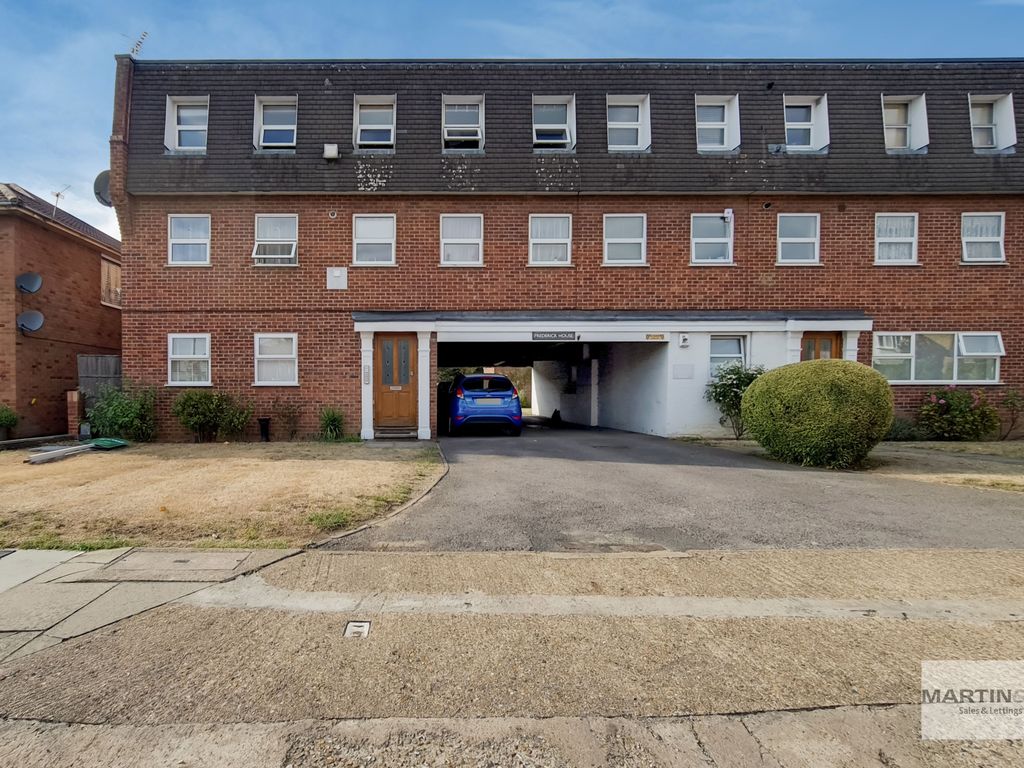 Woodthorpe Road, Ashford TW15  