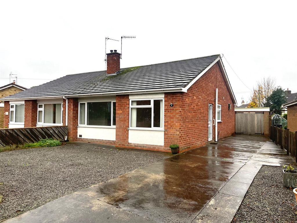 2 bed semidetached bungalow for sale in Byland Avenue, Thirsk YO7 Zoopla