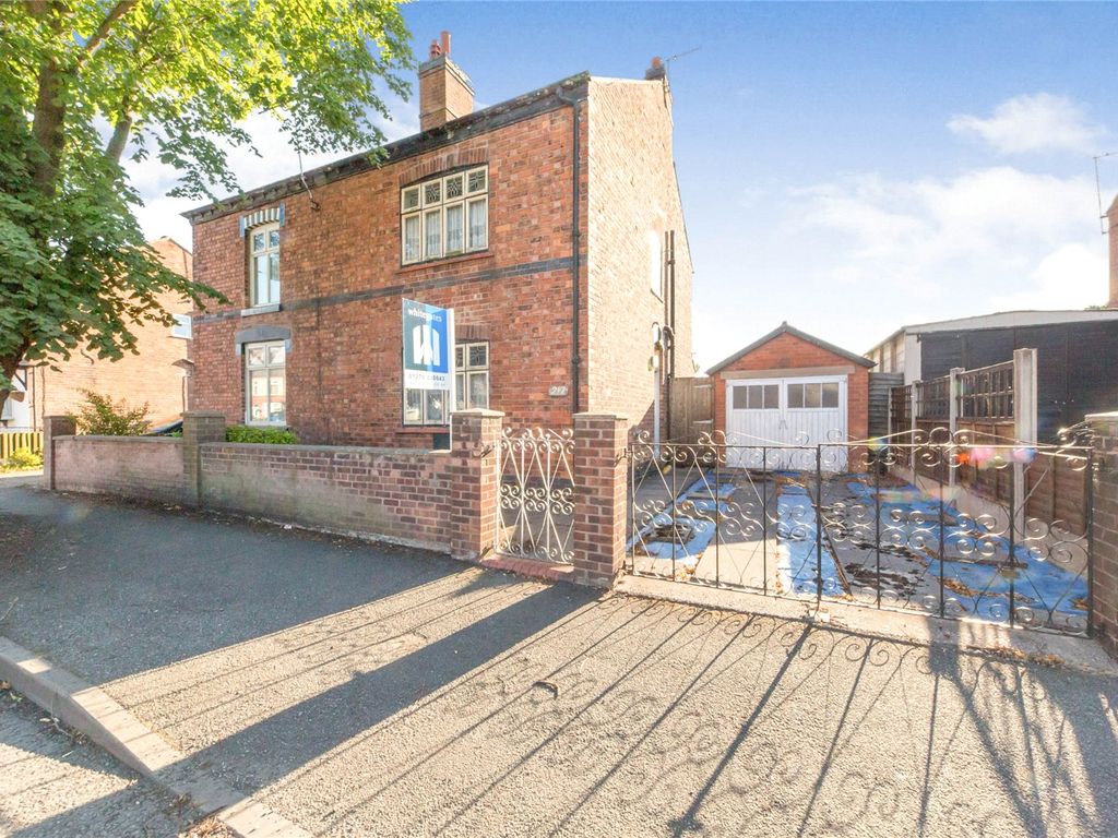 3 bed semidetached house for sale in Middlewich Street, Crewe
