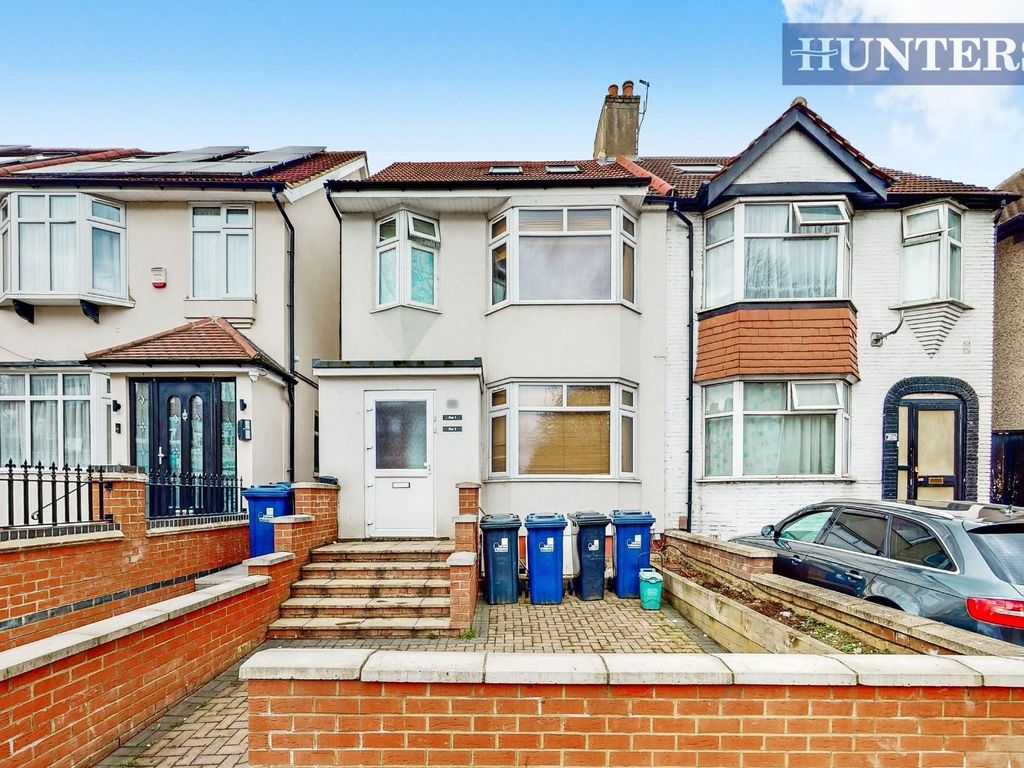 2 bed flat for sale in Greenford Avenue, London W7, £445,000 Zoopla