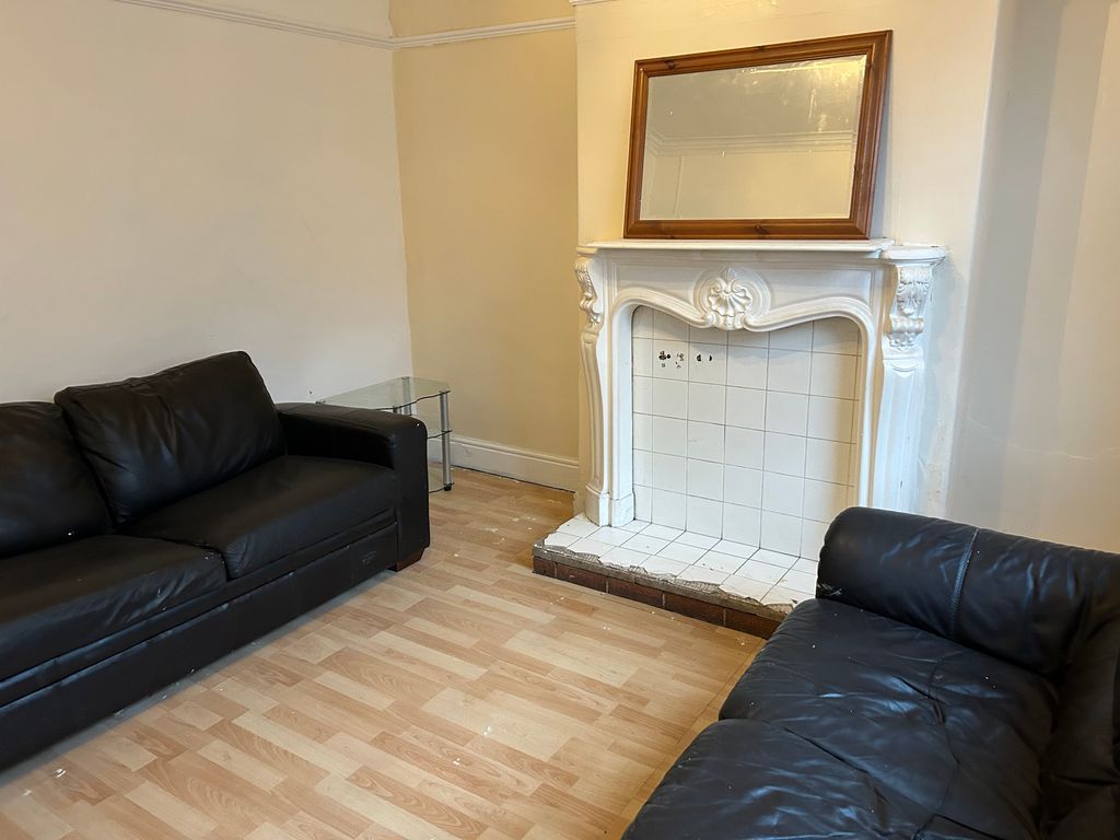 2 bed terraced house to rent in Henley Grove Rd, Henley S61, £550 pcm