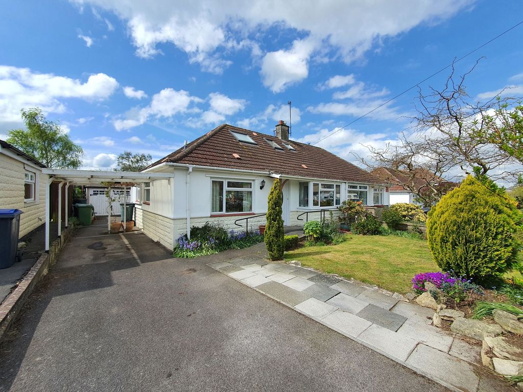 3 bed semidetached house for sale in Fulford Road, Trowbridge BA14