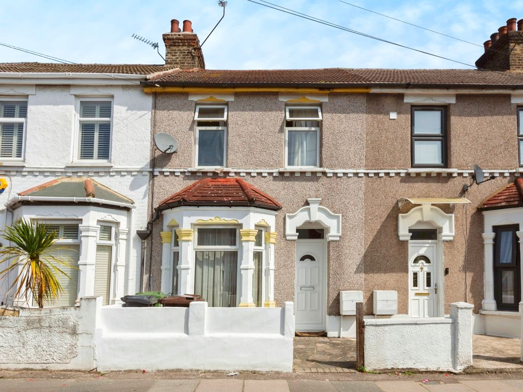 3 bed terraced house for sale in Suffolk Road, Barking IG11, £375,000