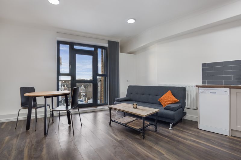 1 bed flat to rent in Goodmayes Road, Goodmayes IG3, £1,399 pcm Zoopla