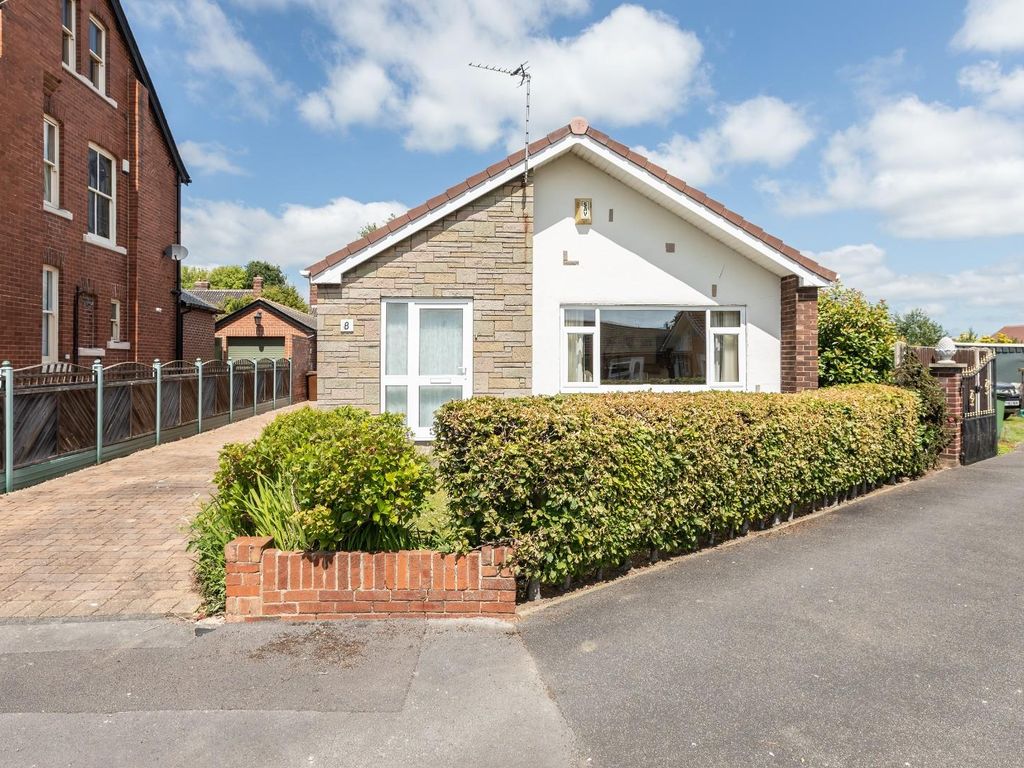3 bed detached bungalow for sale in The Paddock, Castleford WF10 Zoopla