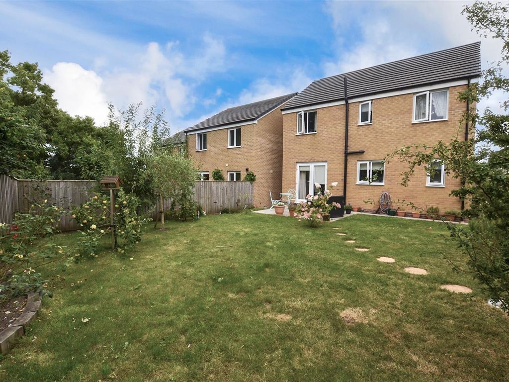 4 bed detached house for sale in Gatehouse View, Pembroke SA71, £250,000 Zoopla