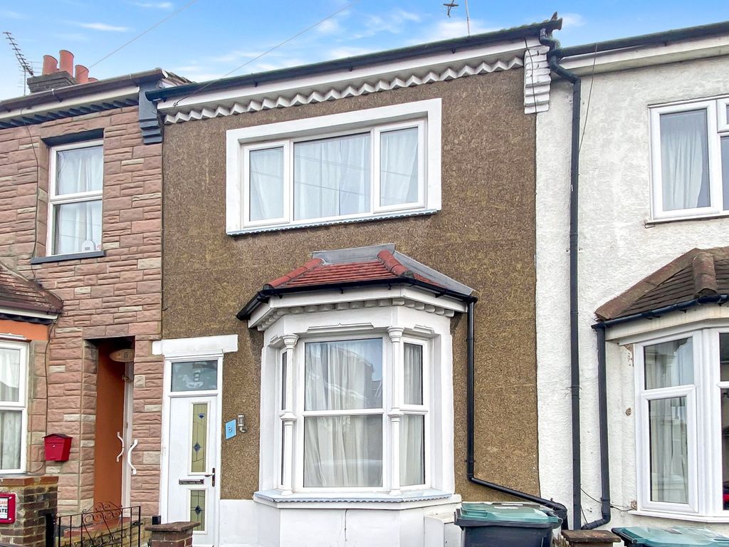 3 bed terraced house to rent in Dudley Road, Northfleet, Gravesend