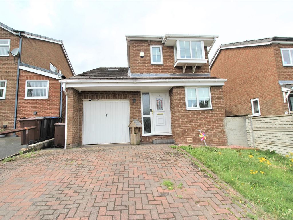 3 bed detached house for sale in Cloverville Approach, Low Moor