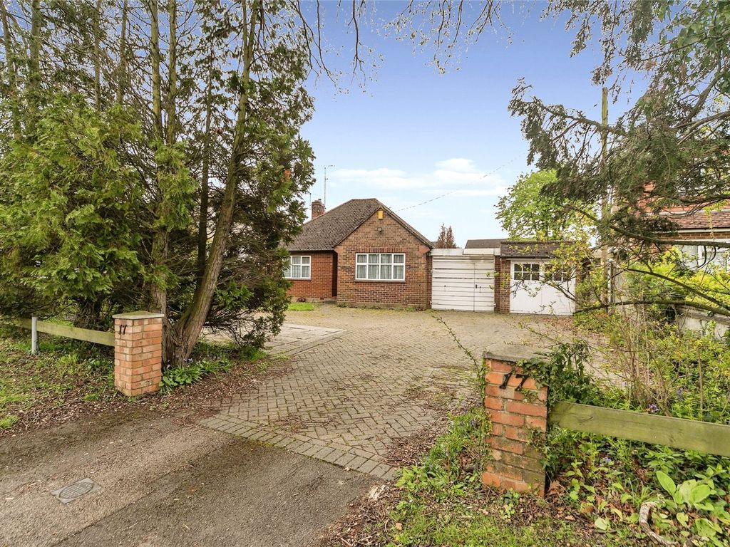 2 bed bungalow for sale in Danywern Drive, Winnersh, Wokingham RG41