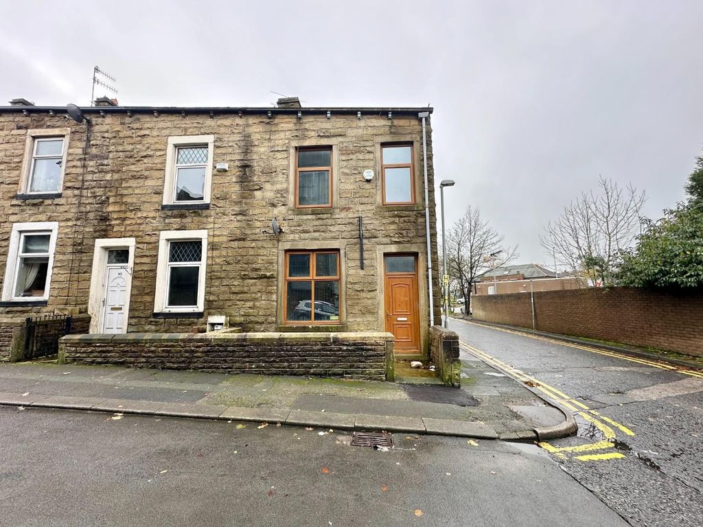 5 bed terraced house for sale in Derby Street, Colne BB8, £125,000 Zoopla