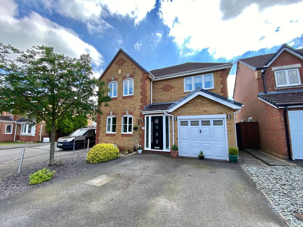4 bed detached house for sale in Boatswain Drive, Hucknall, Nottingham