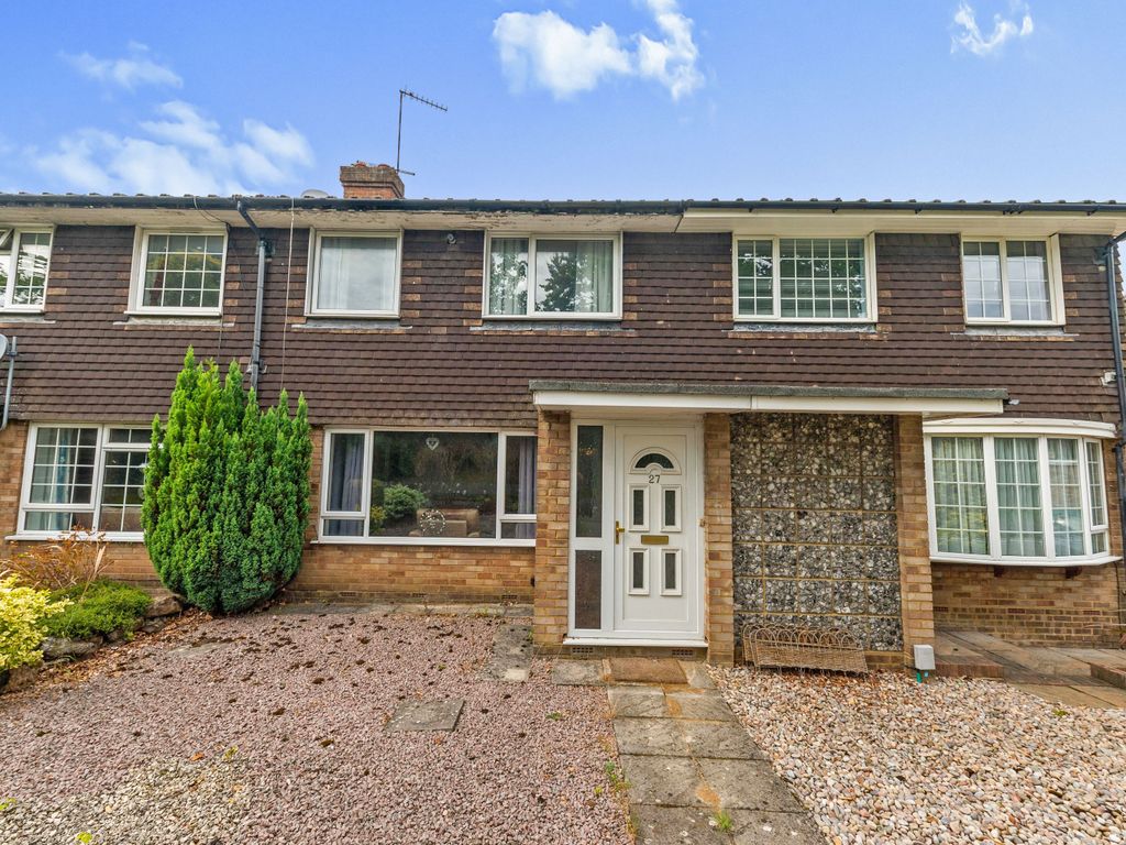 3 bed terraced house for sale in Beechwood Court, Dunstable LU6 Zoopla