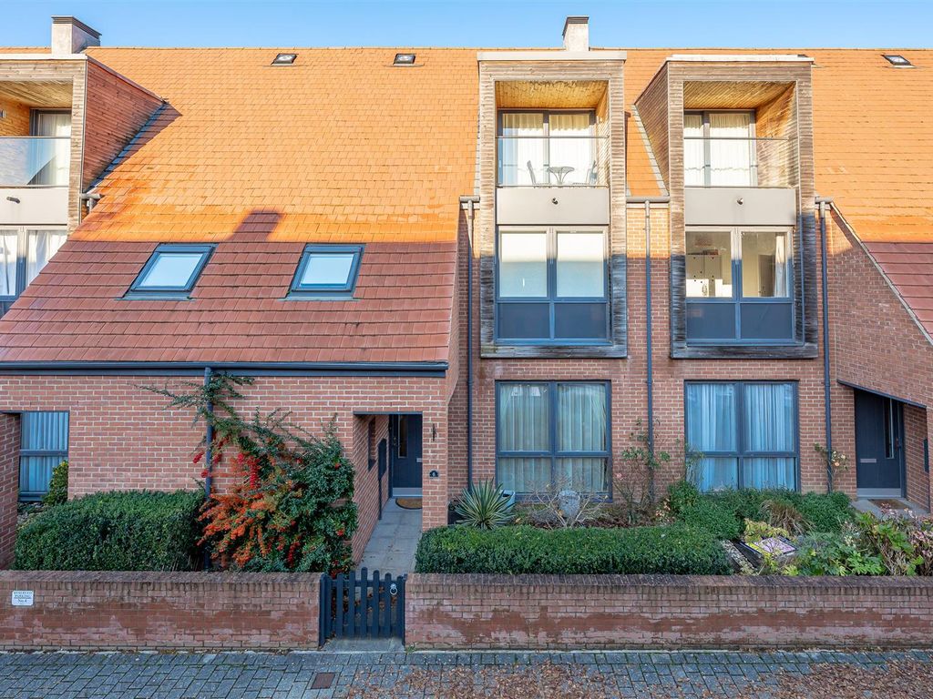 4 bed terraced house for sale in Lotherington Avenue, Derwenthorpe