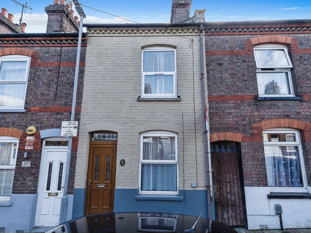3 bed terraced house for sale in Ashton Road, Luton LU1 Zoopla