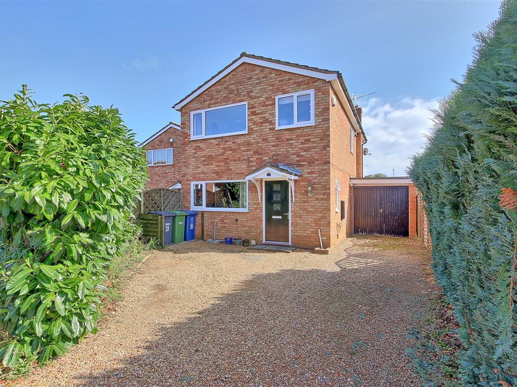 4 bed detached house for sale in Wheatley Crescent, Bluntisham